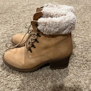 Cliffs by White Mountain